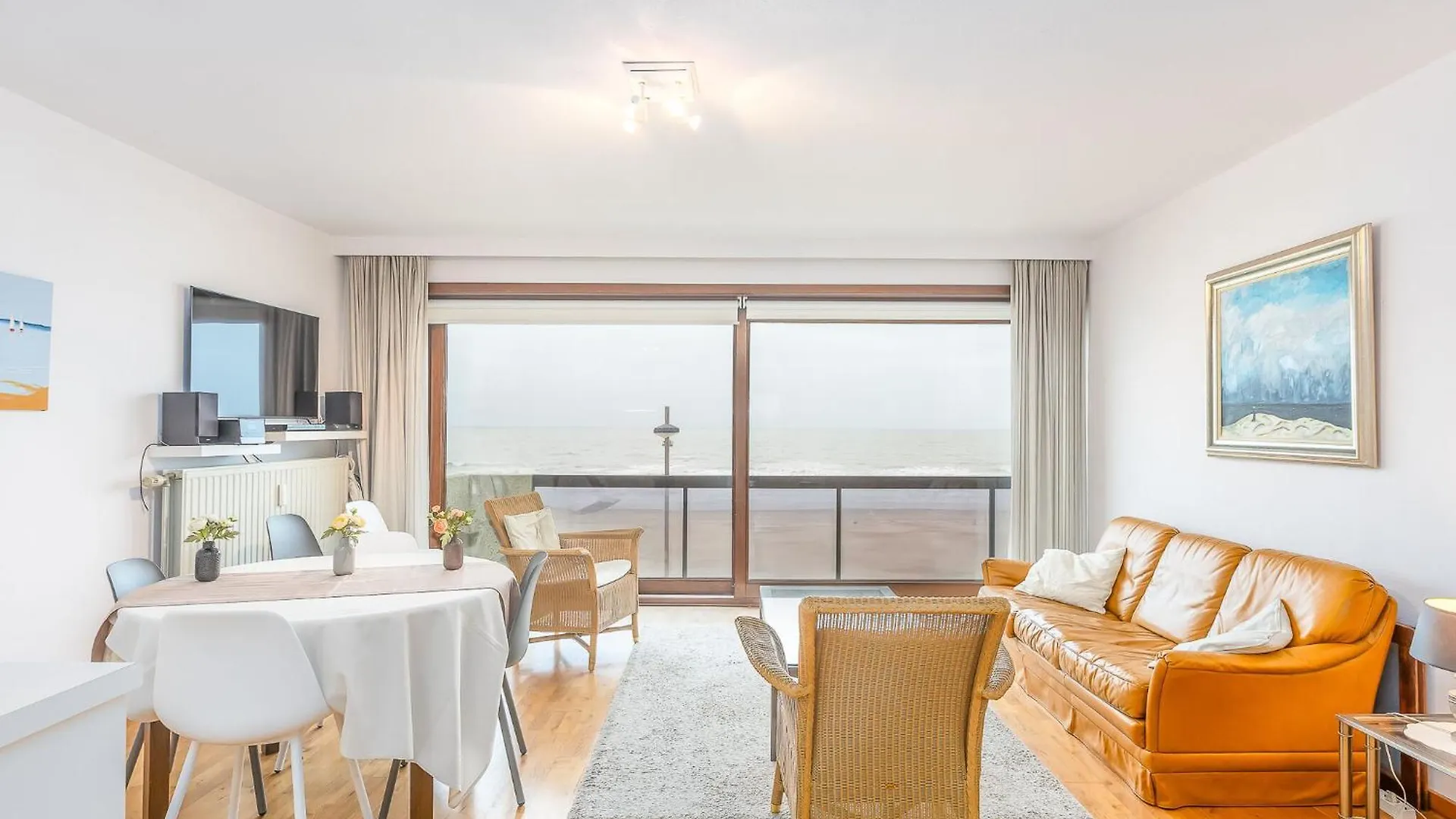 Apartment With Spacious Living Room Middelkerke
